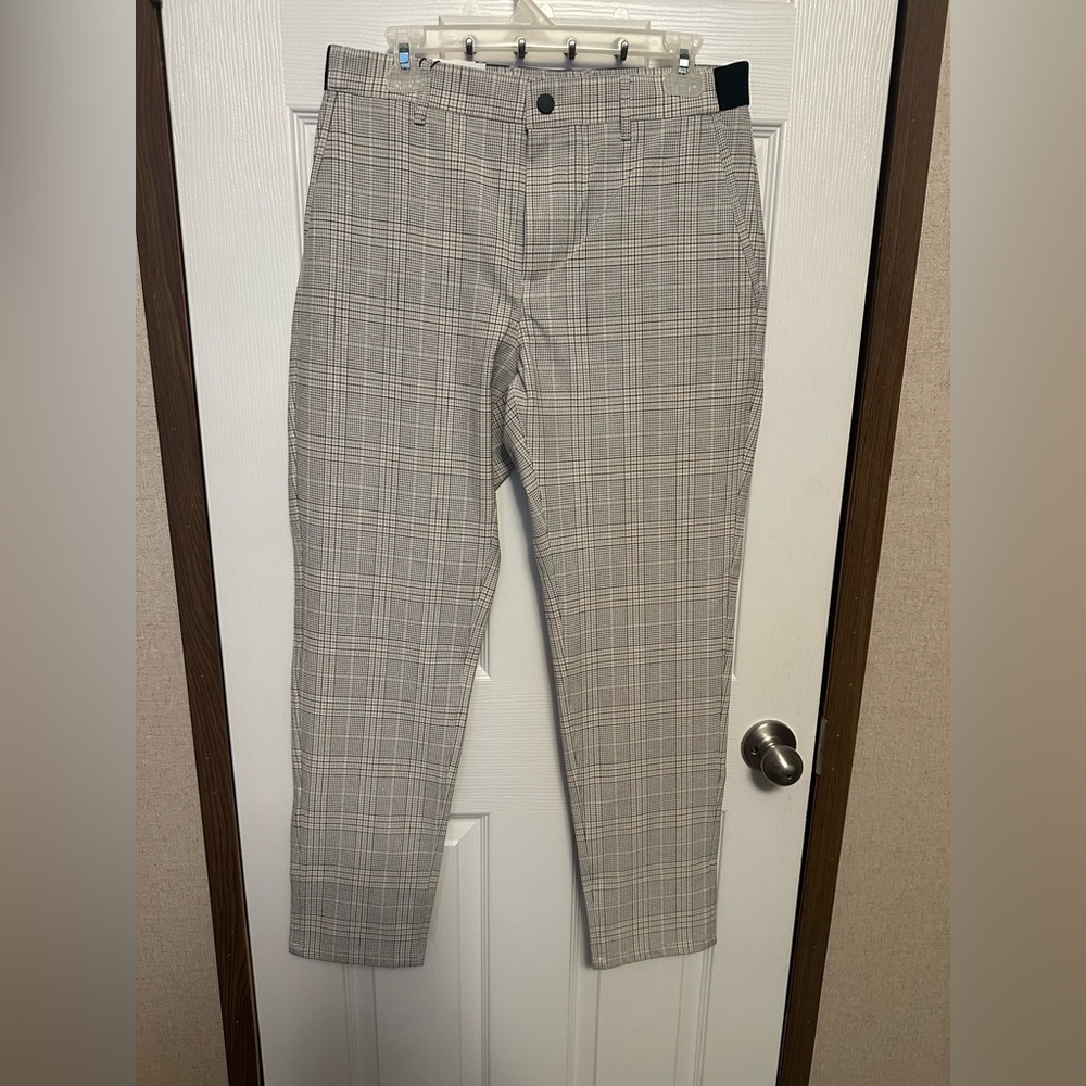 Zara Men's Light Gray Checkered Chinos